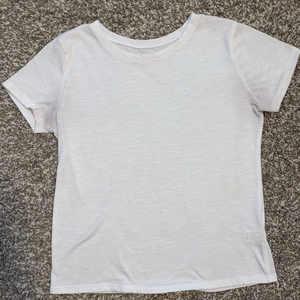 White short sleeve shirt